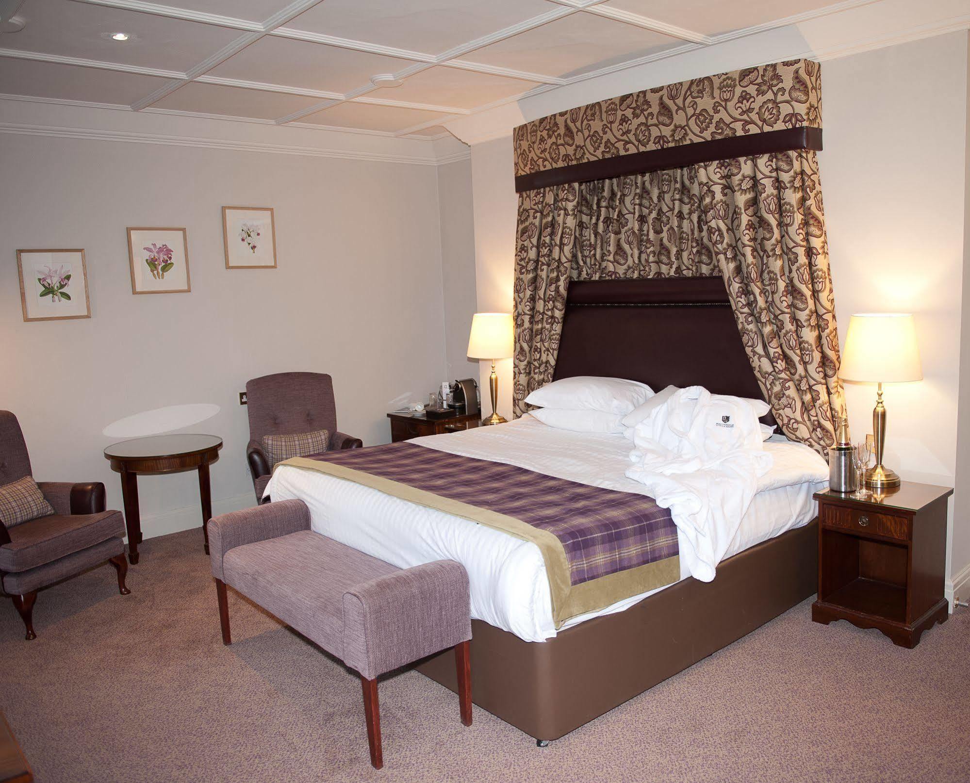 The Lymm Hotel エクステリア 写真