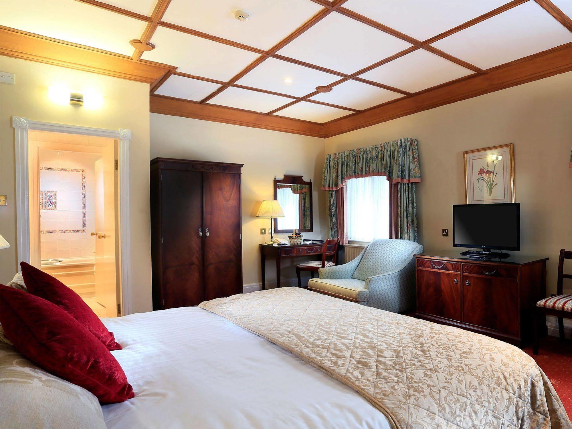 The Lymm Hotel エクステリア 写真