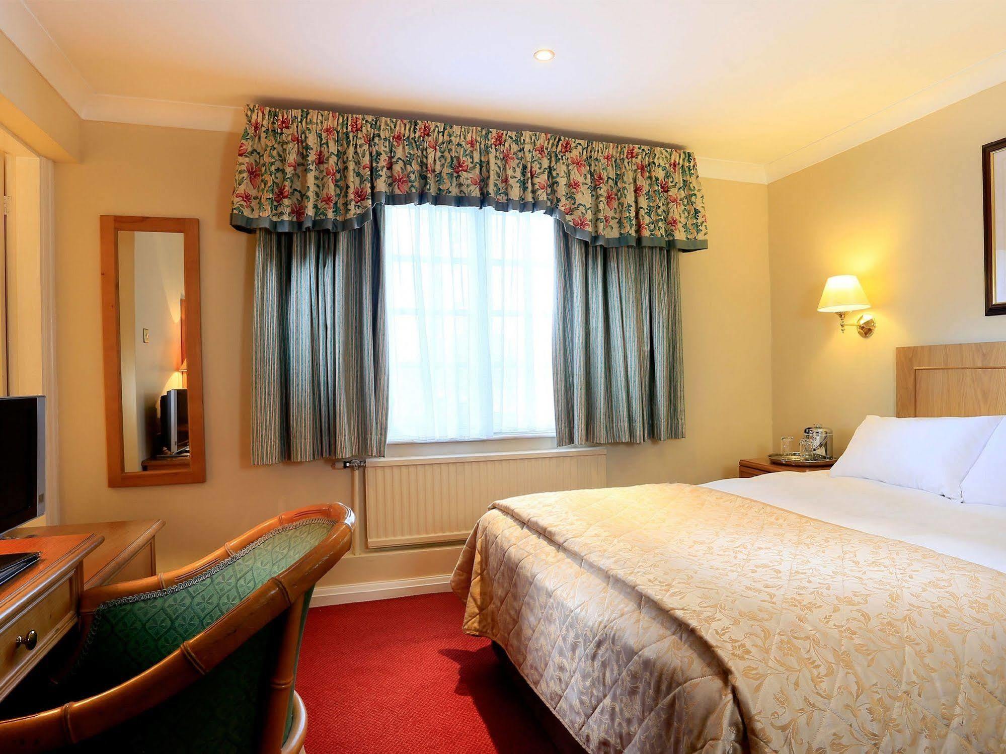 The Lymm Hotel エクステリア 写真