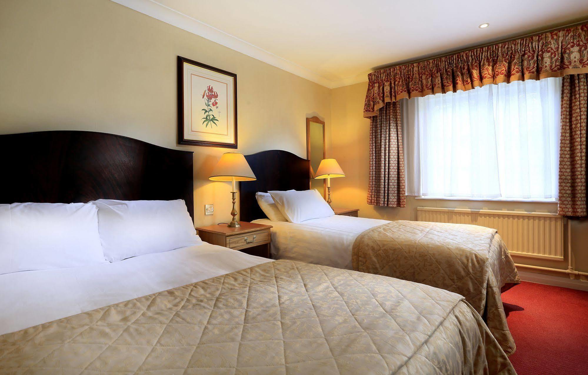 The Lymm Hotel エクステリア 写真