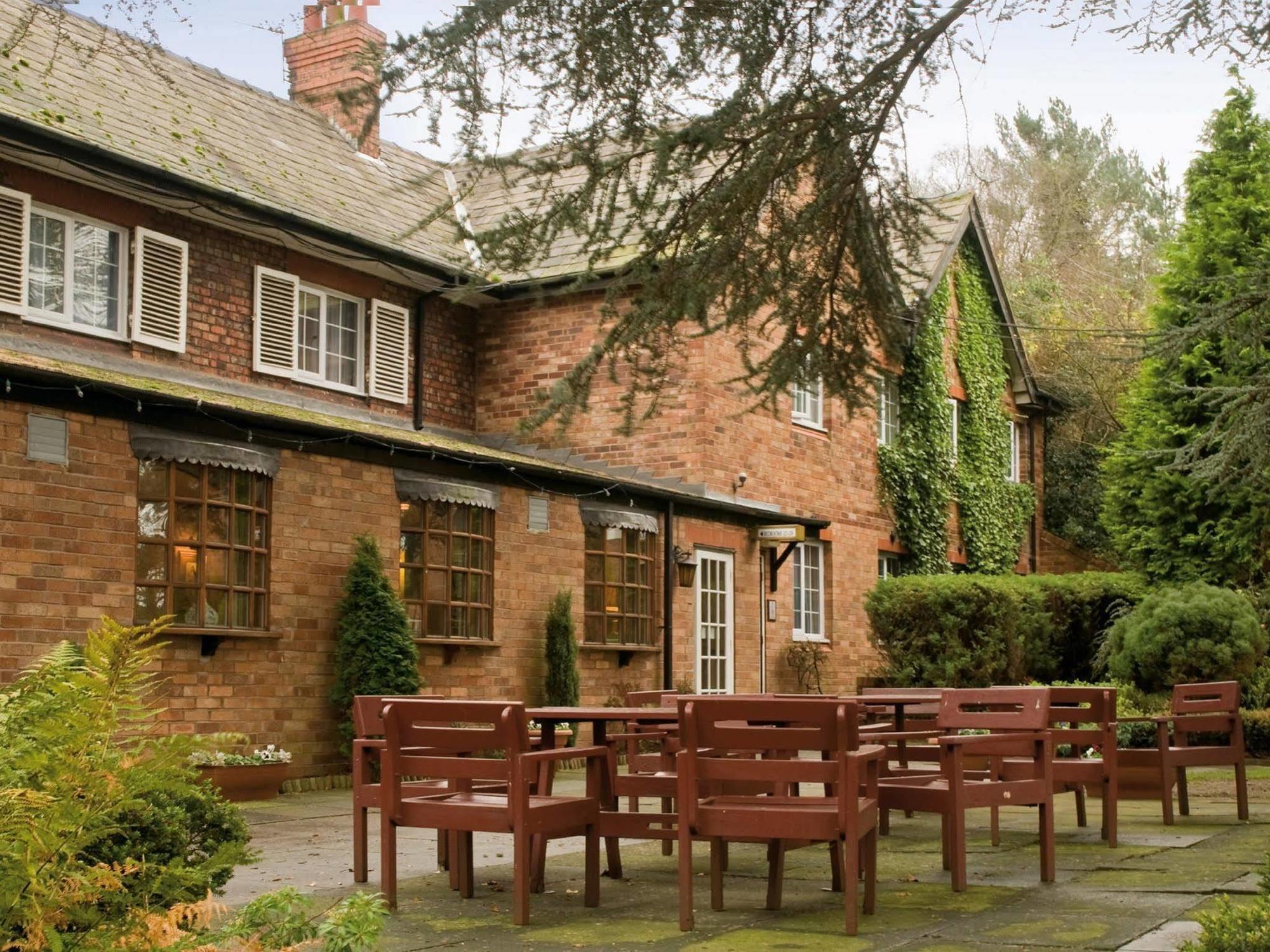 The Lymm Hotel エクステリア 写真