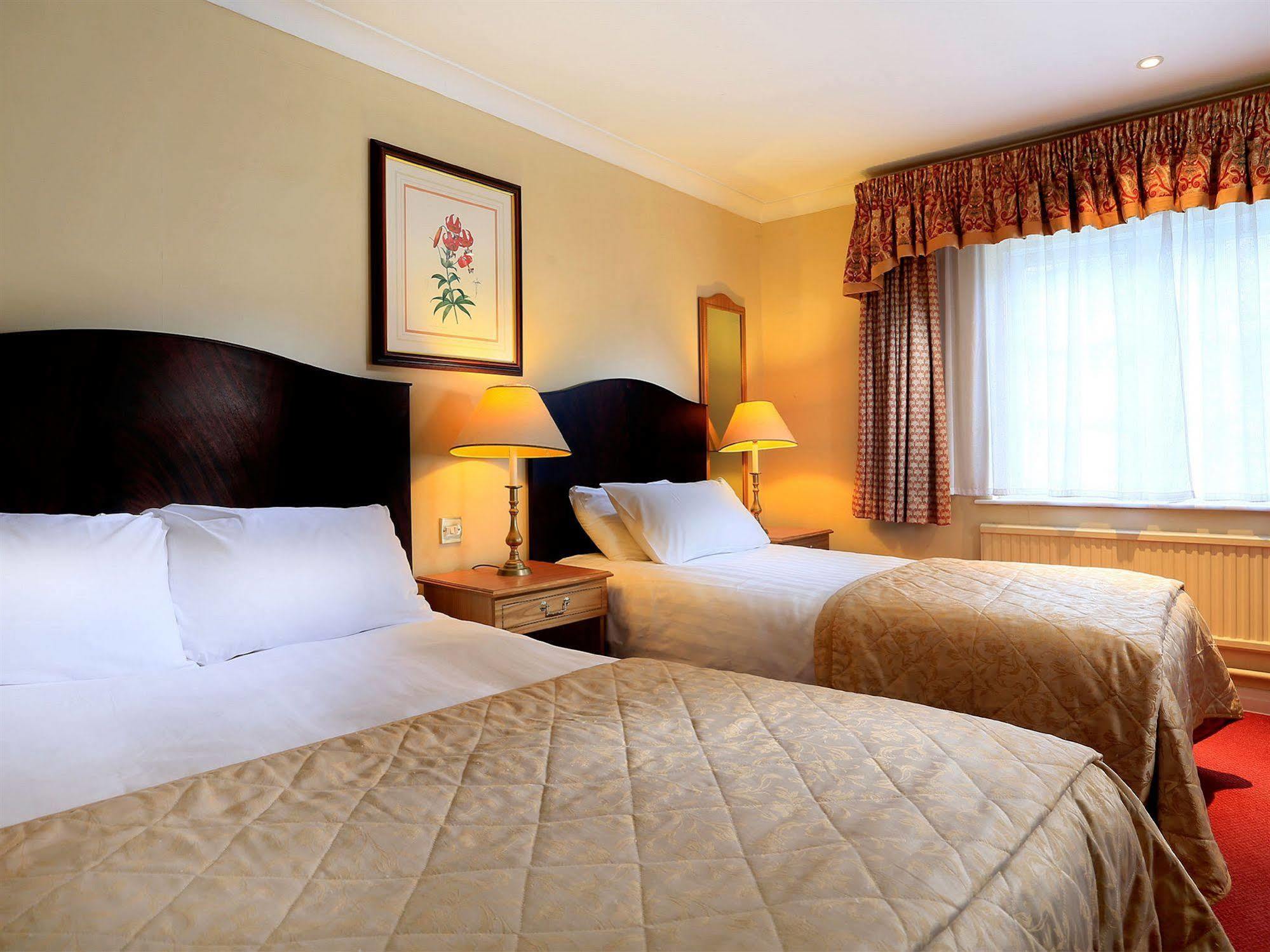The Lymm Hotel エクステリア 写真
