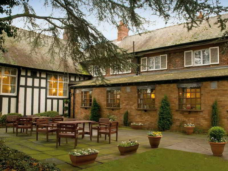 The Lymm Hotel エクステリア 写真